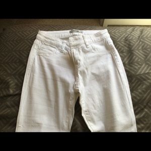 Refuge Mid-Rise White Straight Leg Jeans